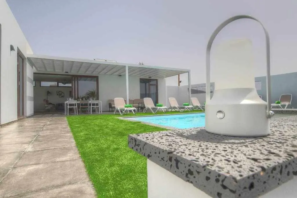 Villa Ponzos Chalet Independiente Y Privado Triquivijate Spain