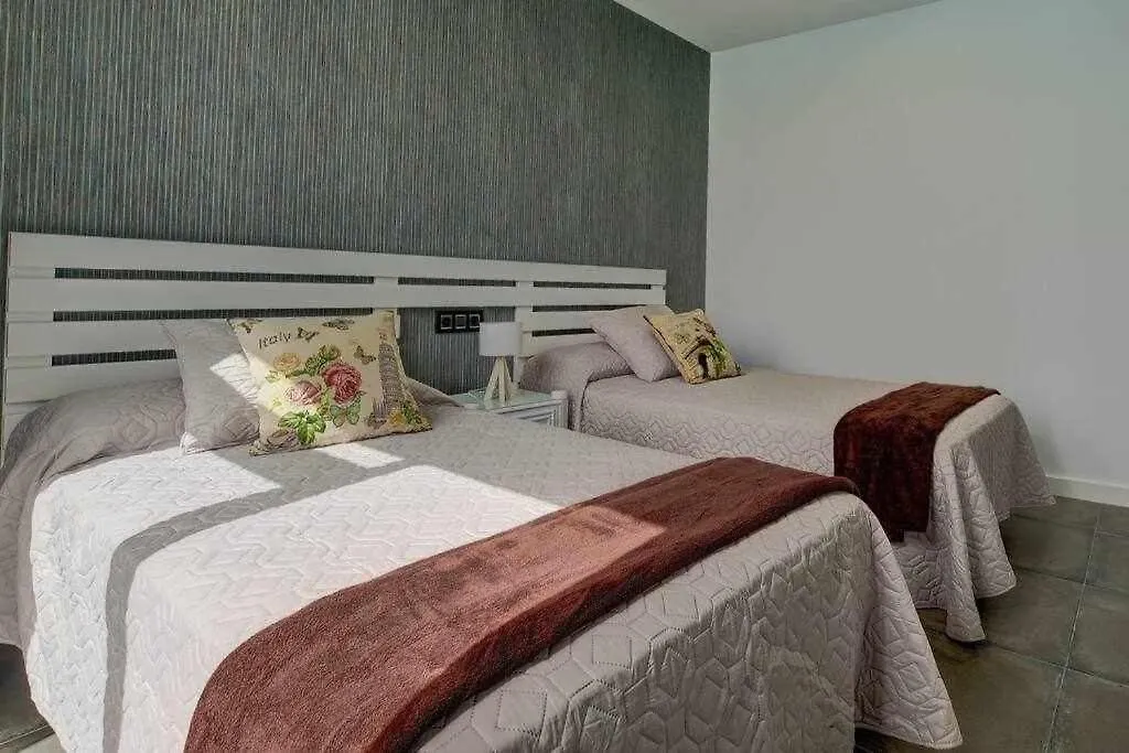Villa Ponzos Chalet Independiente Y Privado Triquivijate