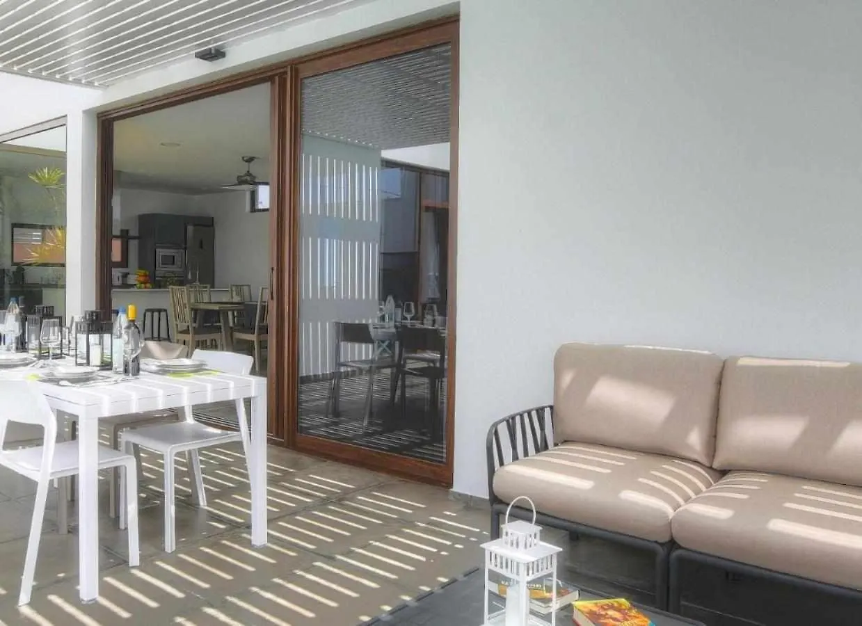Villa Ponzos Chalet Independiente Y Privado Triquivijate Spain