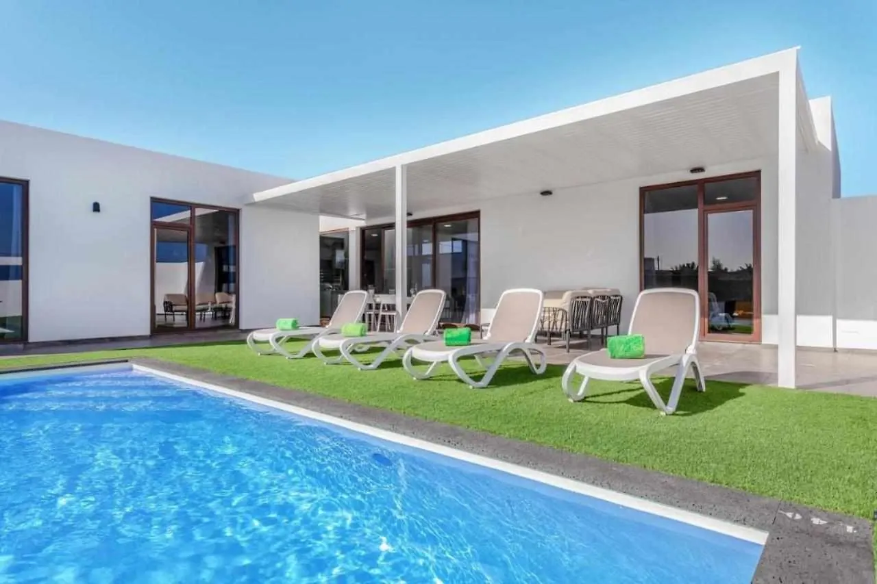 Villa Ponzos Chalet Independiente Y Privado Triquivijate