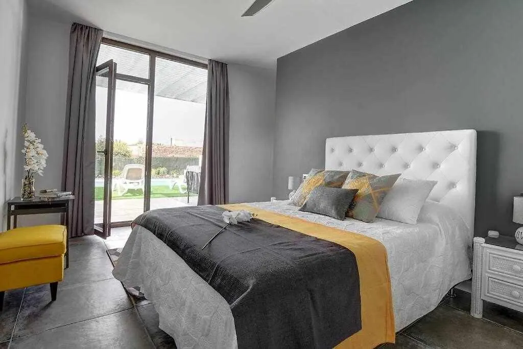Villa Ponzos Chalet Independiente Y Privado Triquivijate