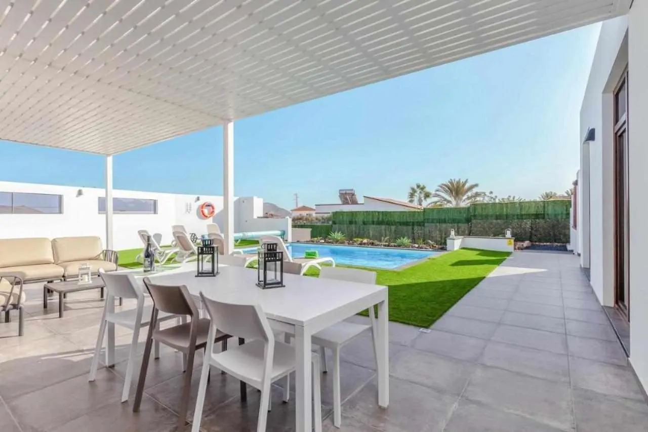 Villa Ponzos Chalet Independiente Y Privado Triquivijate